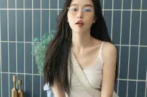刘涛弯腰7秒上热搜：娱乐圈人设塌了真实值钱了