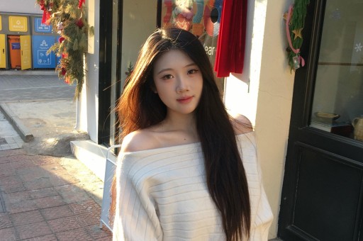 人民日报锐评假洋品牌风波只字未提董宇辉却句句不离董宇辉！